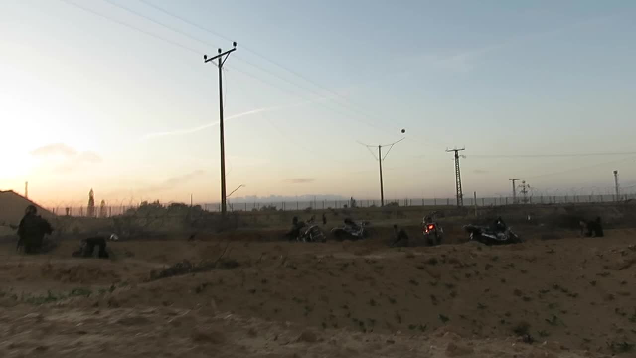 פיצוץ הגדר ופריצה לשטח ישראל.mp4